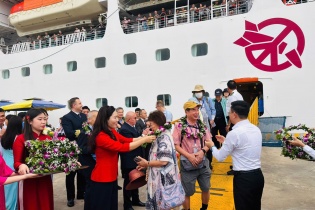 Quảng Ninh đón gần 1.700 du khách Nhật Bản trên chuyến tàu biển charter đầu tiên