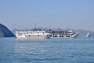 Quảng Ninh nghiên cứu lắp đặt thiết bị cảnh báo dông, lốc trên vịnh