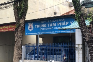 Tạm giam Giám đốc Trung tâm Pháp y Quảng Ngãi để điều tra hành vi nhận hối lộ