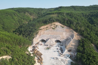 Cao tốc Bắc - Nam qua Quảng Ngãi vẫn chờ mặt bằng