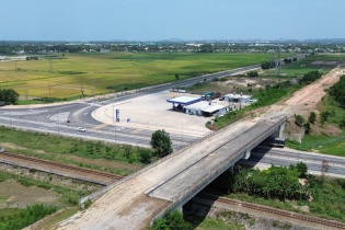 Quảng Ngãi: Gỡ điểm nghẽn hạ tầng, tạo động lực thu hút đầu tư
