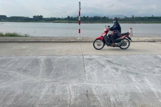 Kè chống sạt lở 200 tỷ đồng ở Quảng Ngãi mới làm xong đã nứt
