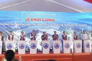 Thủ tướng Phạm Minh Chính dự lễ khởi công trường học nội trú, bán trú Tây Giang