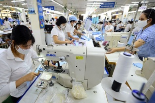 ADB hạ dự báo tăng trưởng của Việt Nam năm 2023 xuống 5,8%