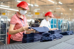 UNIQLO tăng trưởng ấn tượng sau 4 năm kinh doanh tại Việt Nam