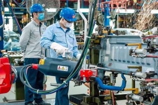 Sản xuất công nghiệp tiếp tục phục hồi, duy trì đà tăng trưởng tích cực