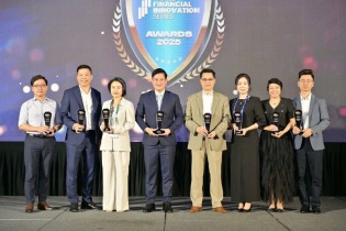9 lãnh đạo ngân hàng nhận giải thưởng nhờ những đóng góp cho ngành dịch vụ tài chính