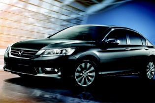 Honda Accord 2015 thêm tiện ích giá không đổi