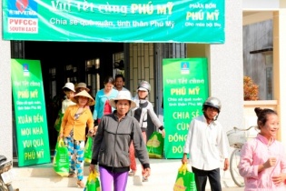 PVFCCo mang Tết đến với 10.000 gia đình chính sách, khó khăn