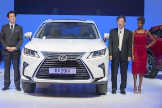 Kỹ sư trưởng Lexus RX 2016: Tự thay đổi mà vẫn duy trì được cái vốn có