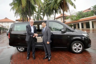 Furama Resort Đà Nẵng "tậu" xe đa dụng hạng sang Mercedes-Benz V250
