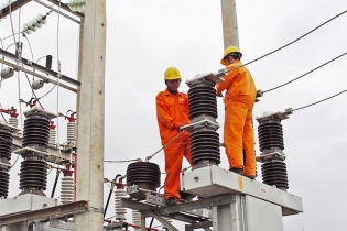 Cao điểm nắng nóng, công suất phụ tải điện tăng thêm 800 - 1.000 MW trong 1 ngày
