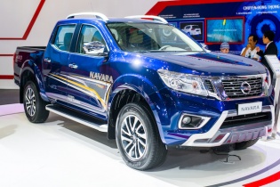 Nissan "tung"  khuyến mại khủng với dòng xe Navara
