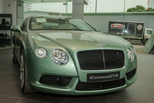 Một doanh nghiệp có trụ sở ở thôn được tặng xe Bentley Continental GT nhiều tỷ đồng 