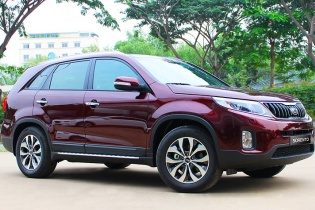 Công ty Ô tô Trường Hải tung giá bán xe mới 