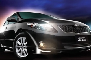 Toyota Việt Nam tiếp tục triệu hồi 8.036 xe Corolla để thay thế cụm bơm khí 