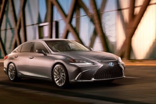 Lexus ES sẽ ra mắt chính thức tại Triển lãm Ô tô quốc tế Bắc Kinh