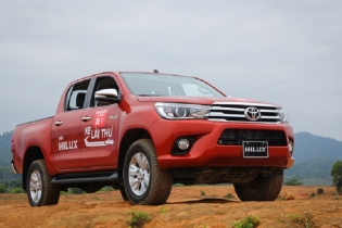 Hiace, Fortuner, Hilux có phiên bản cải tiến 2018 đều nhập khẩu 