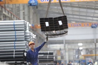 6 tháng, Ống thép Hòa Phát tăng trưởng 14,8% 