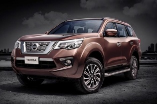 Nissan Terra V giảm giá 28 triệu đồng 