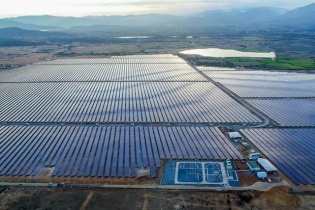 Đua làm điện mặt trời khi chưa có đường dây mới, nhiều chủ đầu tư bị yêu cầu giảm phát điện tới 65% công suất 