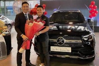Mercedes-Benz tung loạt xe mới, cầu thủ Quang Hải chốt ngay GLC300 giá 2,4 tỷ đồng 