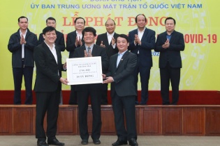 Thaco trao tặng 10 tỷ đồng hỗ trợ Quỹ phòng chống dịch Covid-19