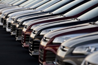 Tiêu thụ xe dưới 9 chỗ ngồi giảm 35%, Bộ Công thương ủng hộ nhiều đề xuất hỗ trợ của VAMA