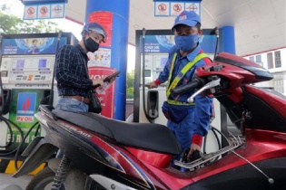 Giá xăng RON 95 tăng gần 600 đồng/lít, trích nộp vào quỹ bình ổn 800 đồng/lít