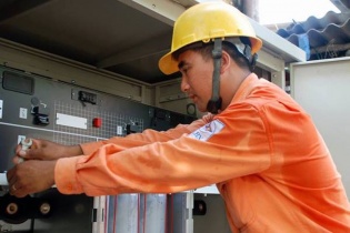 Ngay đầu mùa nắng nóng, công suất điện vọt lên gần bằng đỉnh năm 2019