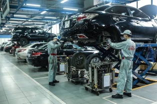 Vừa ưu đãi dịch vụ, vừa có cơ hội trúng Toyota Wigo 