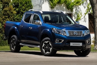 Nissan Navara giảm giá tới 36 triệu đồng