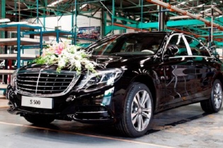 Mercedes-Benz đã bán được bao nhiêu xe tại Việt Nam?