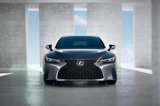 Lexus IS hoàn toàn mới sắp ra mắt Việt Nam 