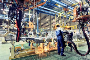 Doanh nghiệp ô tô muốn chính sách bớt ngặt nghèo để rót vốn