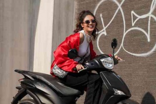 Khuyến khích mua xe, Piaggio tặng quà khủng 