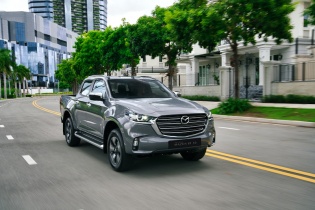 Mazda BT-50 đột phá về phong cách thiết kế, giá từ 659 triệu đồng