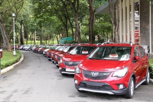 Giãn cách và tháng Ngâu khiến doanh số bán ô tô sụt giảm "thẳng đứng"