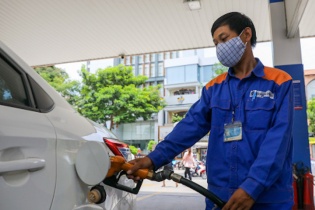Giá xăng dầu thế giới tăng, giá xăng trong nước tăng gần 1.000 đồng/lít