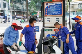 Xăng tăng giá từ 559 - 658 đồng/lít