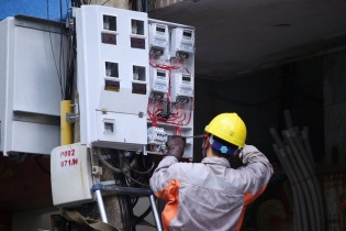 Tiêu thụ điện ở miền Bắc vẫn tăng 10%