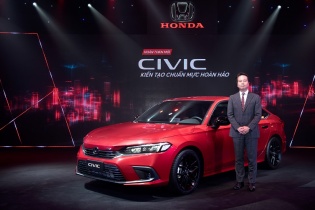 Honda Việt Nam tung Civic nhập khẩu giá từ 730 triệu đồng 