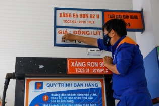 Giá xăng giảm gần 700 đồng/lít, trích lập Quỹ bình ổn 50 - 200 đồng/lít