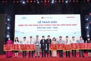 Trao giải cuộc thi “An toàn giao thông cho nụ cười ngày mai” 