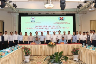 EVN và TKV ký biên bản phối hợp cấp than cho sản xuất điện