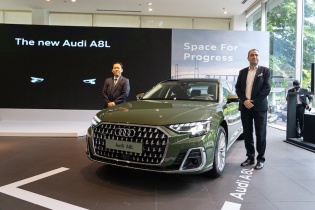 Audi A8L mới vừa giới thiệu nhưng đã bán hết 3/4 số xe được nhận 