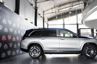 Hình ảnh Maybach GLS 600 Edition 100 nhập khẩu chính hãng duy nhất ở Việt Nam 