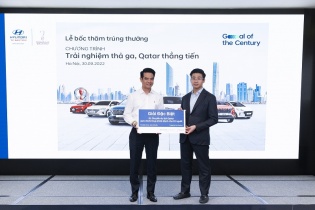 Ba khách hàng lái thử xe Hyundai đã trúng vé xem World Cup 2022