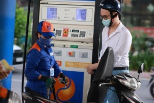 Giá xăng giảm quanh 1.000 đồng/lít, giá dầu giảm 1.588 đồng/lít