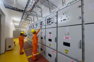 Tiêu thụ điện Tết Quý Mão 2023 giảm mạnh so với Tết 2022 